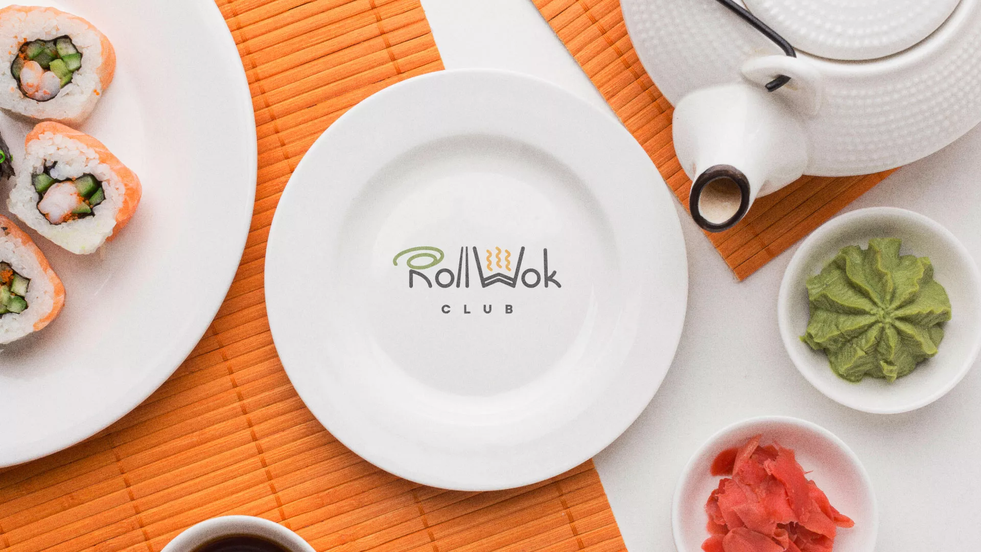 Разработка логотипа и фирменного стиля суши-бара «Roll Wok Club» в Холме
